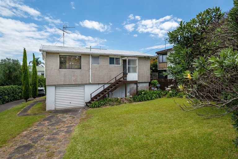Photo of property in 1292 Whangaparaoa Road, Army Bay, Whangaparaoa, 0930