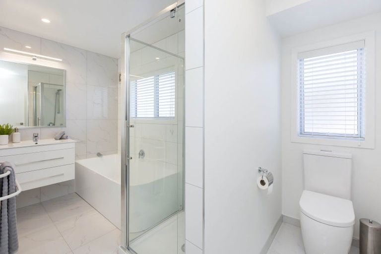 Photo of property in 16 Comeskey Grove, Elderslea, Upper Hutt, 5018