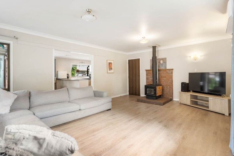 Photo of property in 17 Pinehurst Place, Wattle Downs, Auckland, 2103