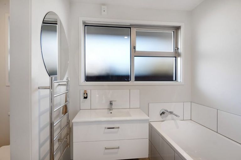 Photo of property in 1/86 Avonhead Road, Avonhead, Christchurch, 8042