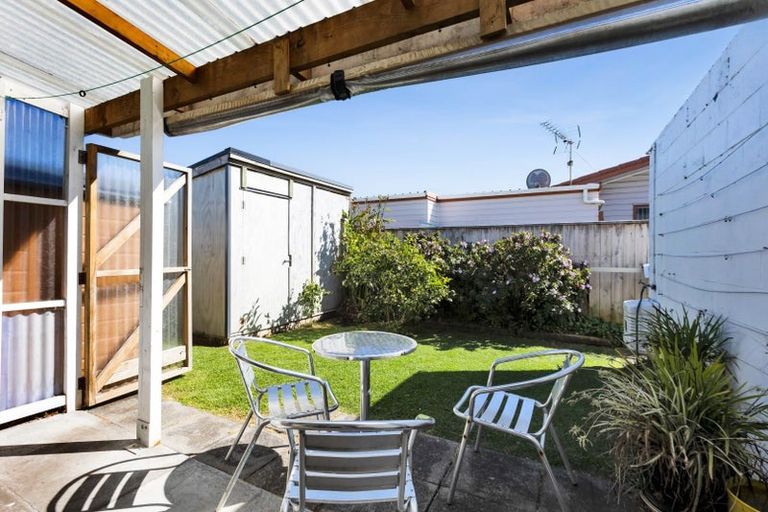 Photo of property in 2/20 Darnell Street, Fitzroy, New Plymouth, 4312