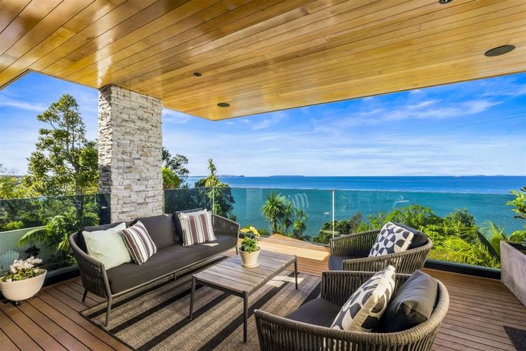 Photo of property in 123a Churchill Road, Rothesay Bay, Auckland, 0630