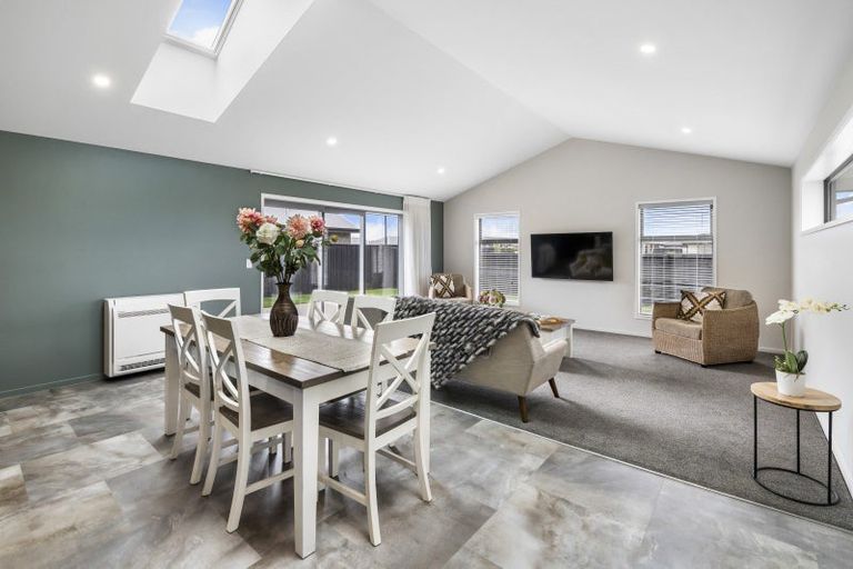 Photo of property in 159 Shillingford Boulevard, Rolleston, 7615