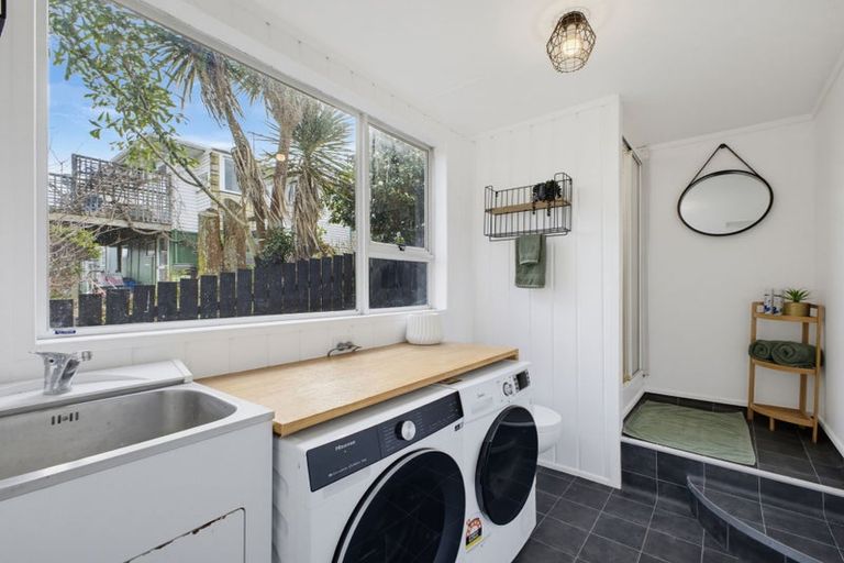 Photo of property in 2 Bromley Place, Westown, New Plymouth, 4310