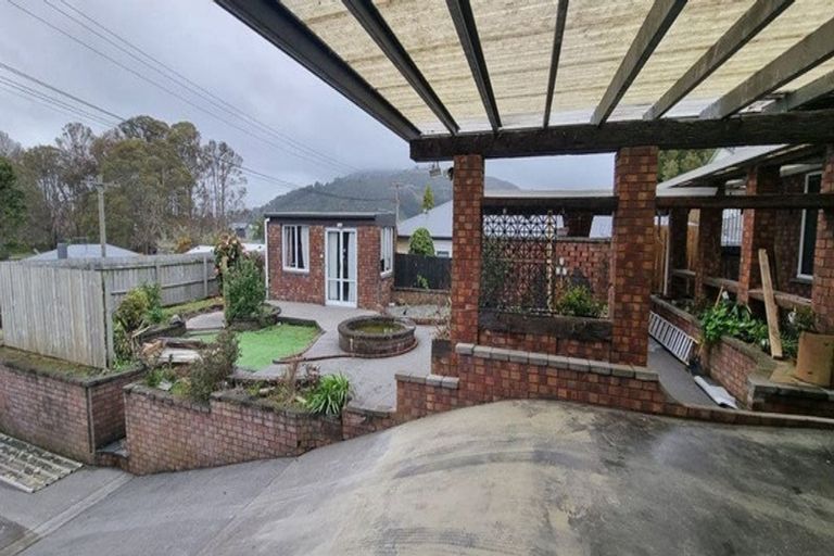 Photo of property in 100a Kawaha Point Road, Kawaha Point, Rotorua, 3010