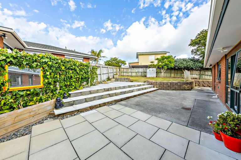 Photo of property in 2 Belinda Avenue, Flat Bush, Auckland, 2023