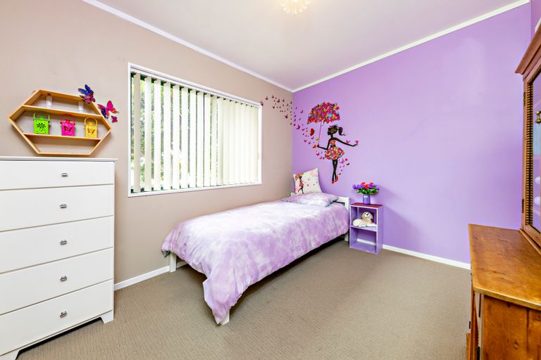 Photo of property in 2 Belinda Avenue, Flat Bush, Auckland, 2023