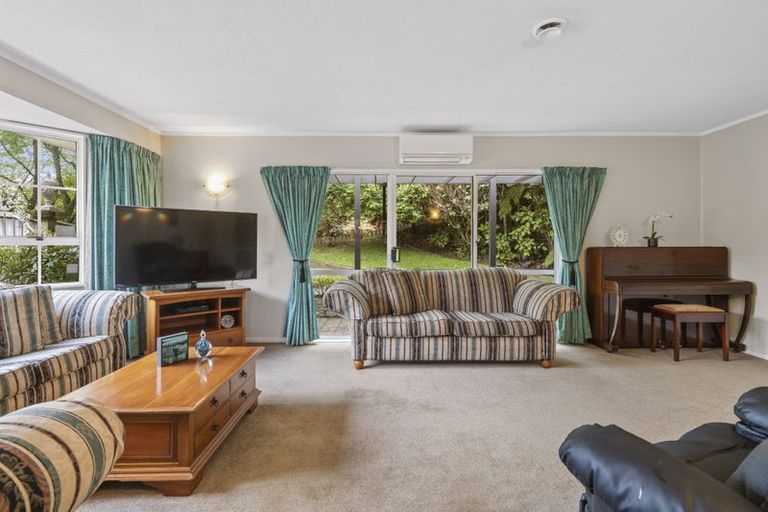 Photo of property in 35 Fendalton Crescent, Pinehaven, Upper Hutt, 5019
