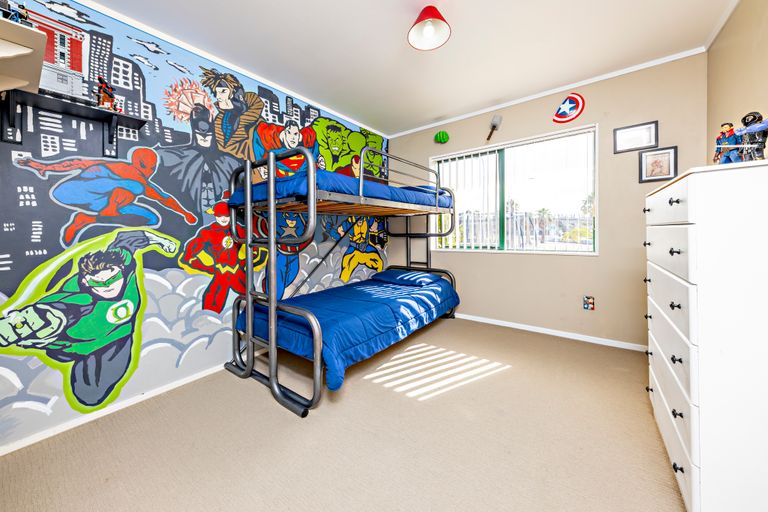 Photo of property in 2 Belinda Avenue, Flat Bush, Auckland, 2023