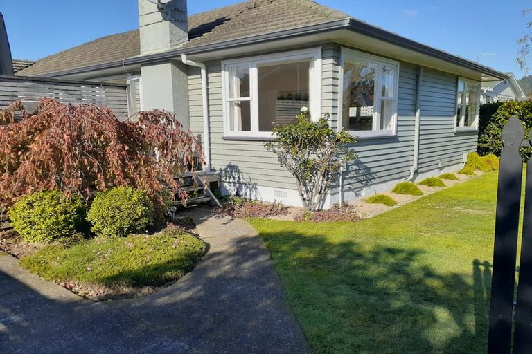 Photo of property in 10 Matuku Street, Heretaunga, Upper Hutt, 5018