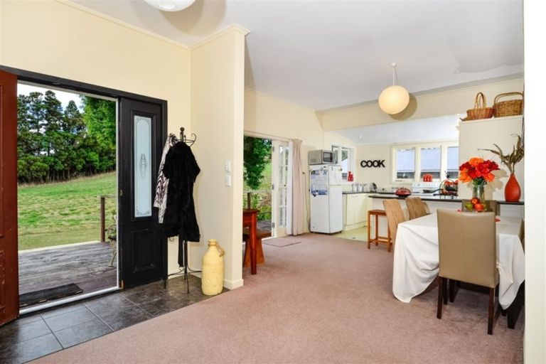 Photo of property in 113 Foster Road, Kumeu, 0891
