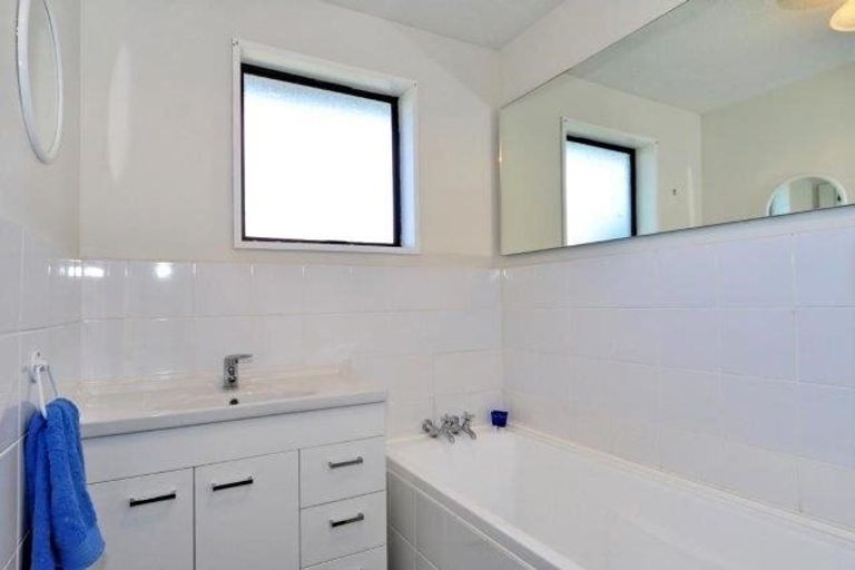 Photo of property in 9 Cam Place, Harewood, Christchurch, 8051