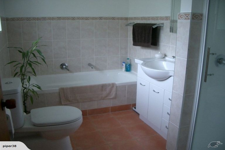 Photo of property in 75 Kennedy Avenue, Forrest Hill, Auckland, 0620