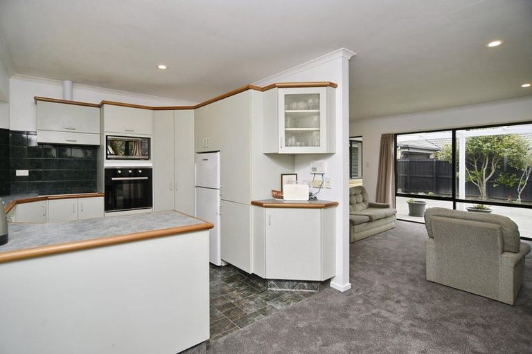 Photo of property in 10a Ronald George Place, Parklands, Christchurch, 8083