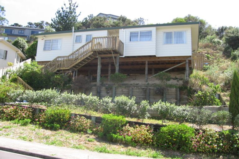 Photo of property in 39 Noeleen Street, Glenfield, Auckland, 0629