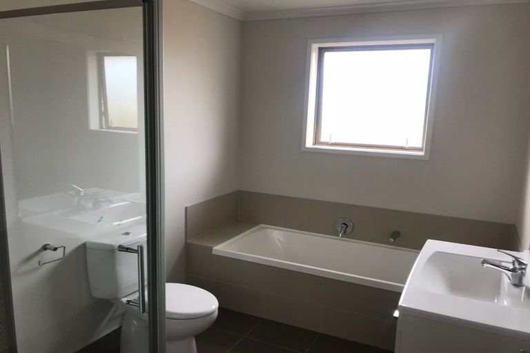 Photo of property in 15 Perla Road, Pukekohe, 2120