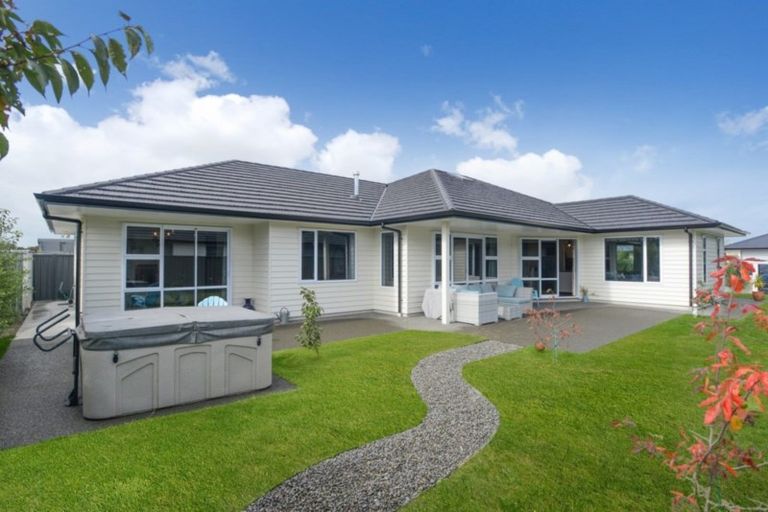 Photo of property in 24 Rakaia Way, Poraiti, Napier, 4112