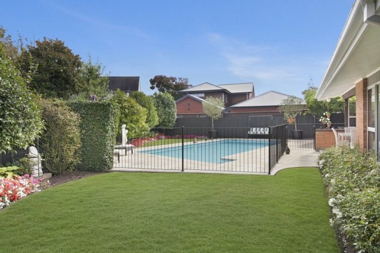 Photo of property in 6 Rutherglen Avenue, Ilam, Christchurch, 8041