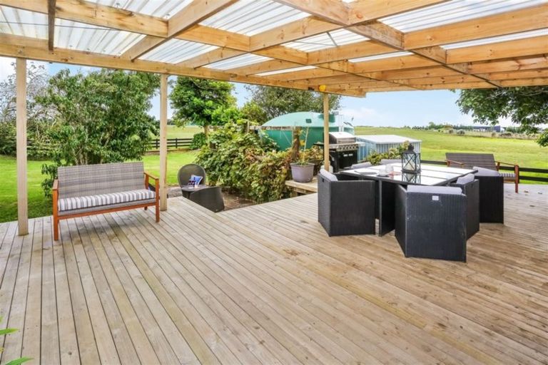 Photo of property in 104 Kaihau Road, Karioitahi, Waiuku, 2683