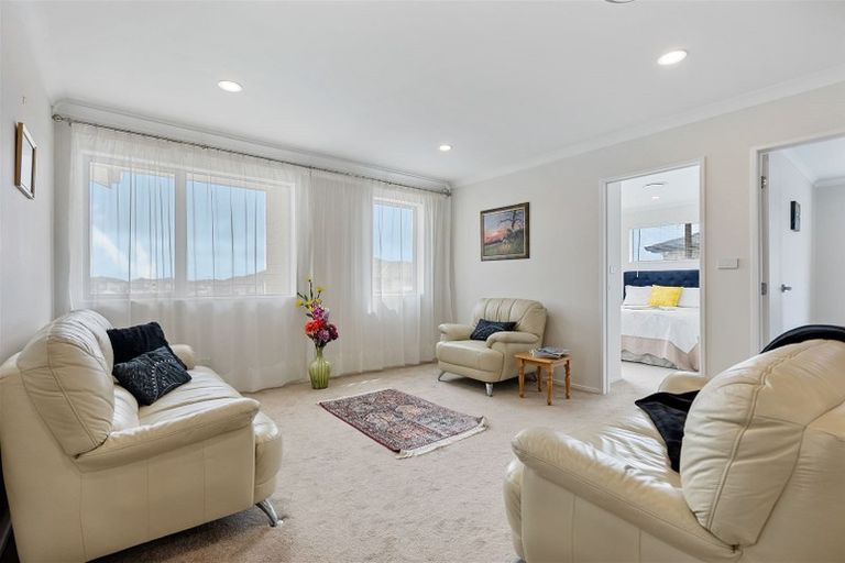 Photo of property in 20 Drumbuoy Drive, Flat Bush, Auckland, 2019