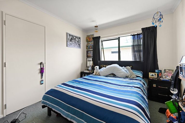 Photo of property in 15 Kittyhawk Place, Melville, Hamilton, 3206