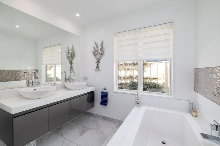 Photo of property in 51 The Esplanade, Pegasus, 7612