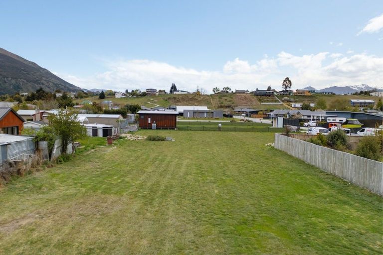 Photo of property in 18 Pennycook Place, Lake Hawea, 9382