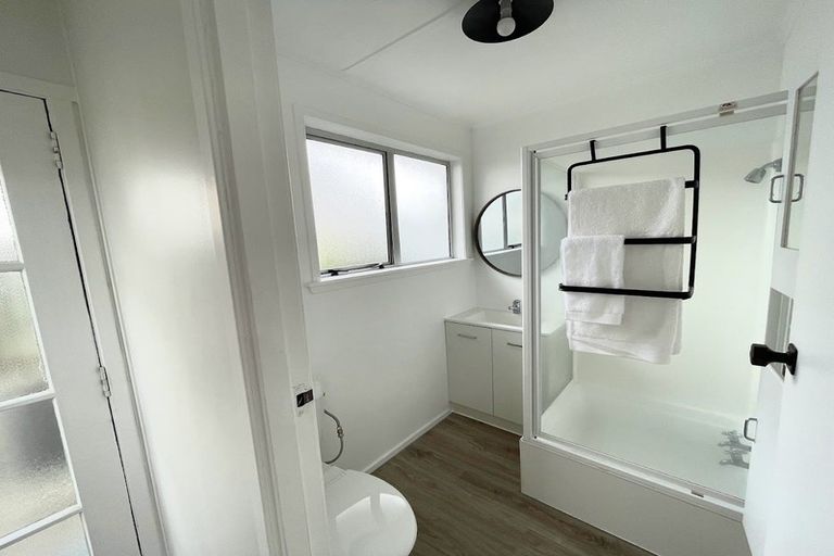 Photo of property in 1 Marlene Avenue, Te Atatu South, Auckland, 0610