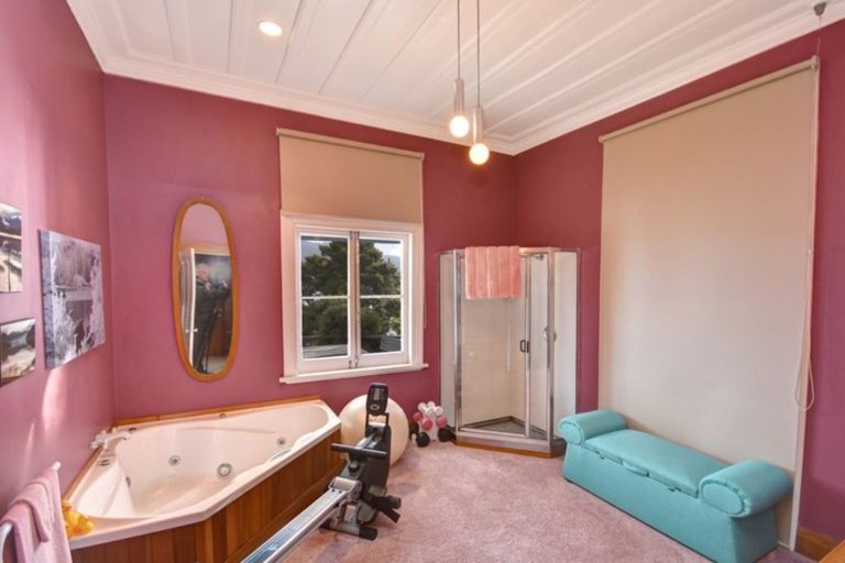 Photo of property in 6 Marion Street, Macandrew Bay, Dunedin, 9014