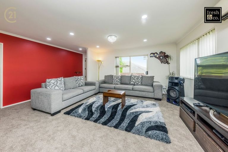 Photo of property in 22a Lizzie Lane, Clover Park, Auckland, 2019