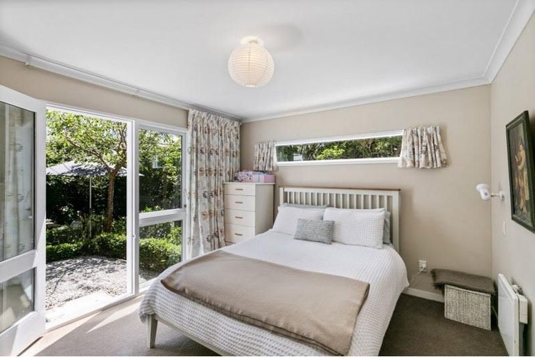 Photo of property in 7 Newcombe Crescent, Karori, Wellington, 6012