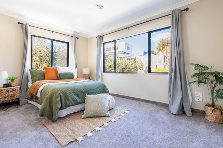 Photo of property in 22 Millennium Hill, Paraparaumu, 5032