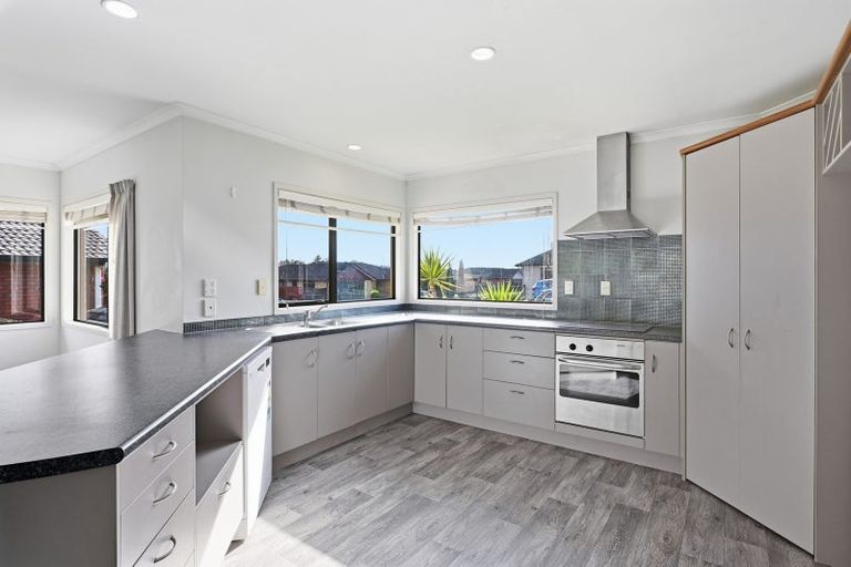 Photo of property in 4 Owhatiura Drive, Lynmore, Rotorua, 3010