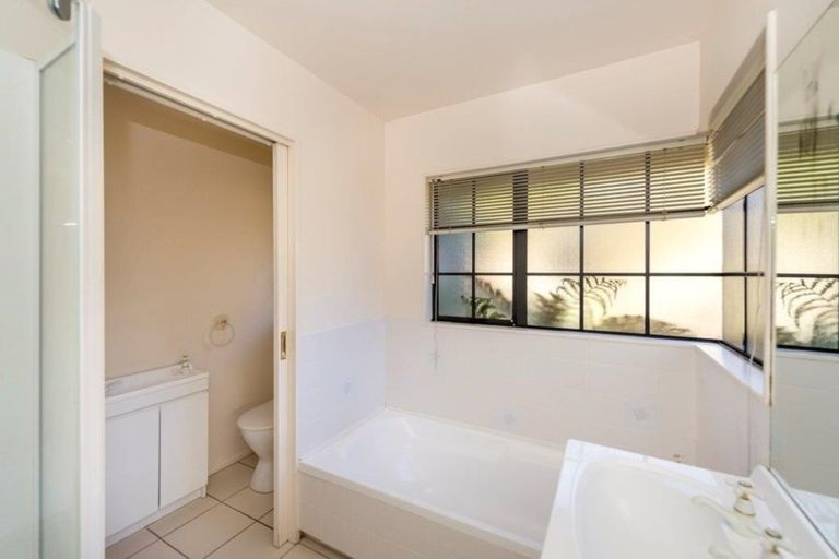 Photo of property in 2/350 Hardy Street, Nelson, 7010