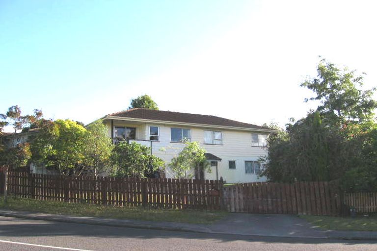 Photo of property in 36 Meadowood Drive, Unsworth Heights, Auckland, 0632