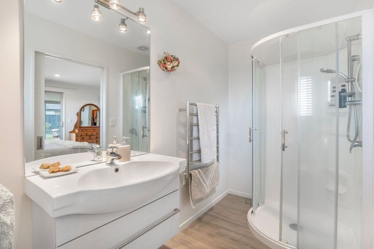 Photo of property in 22 Sequoia Way, Rangiora, 7400