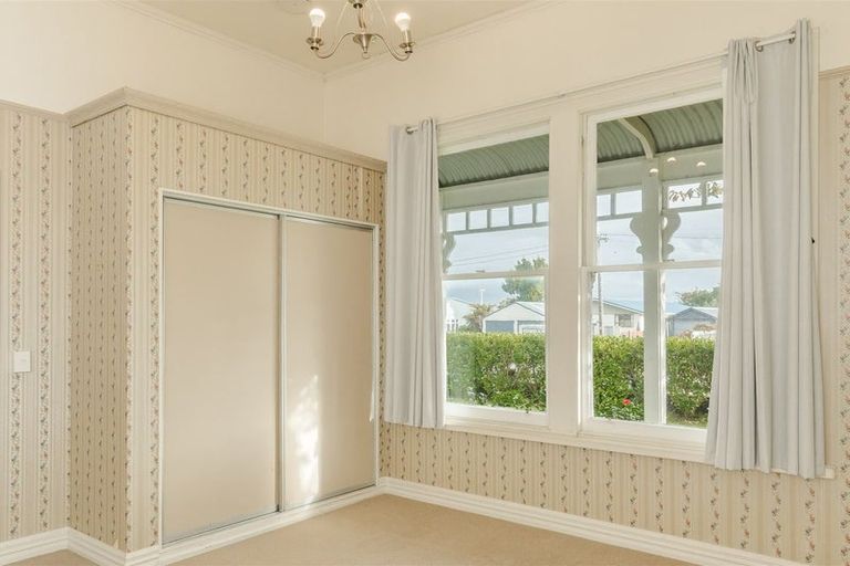 Photo of property in 9 Queen Street, Westport, 7825