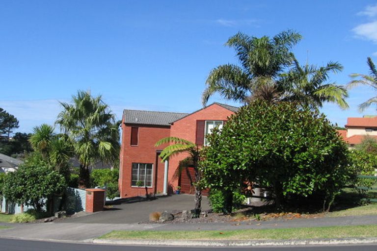 Photo of property in 42 Penguin Drive, Murrays Bay, Auckland, 0630