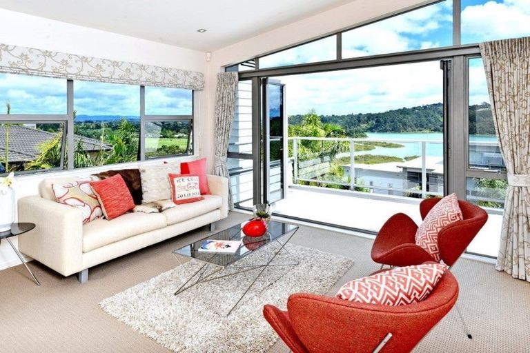 Photo of property in 108 Kittiwake Drive, Schnapper Rock, Auckland, 0632