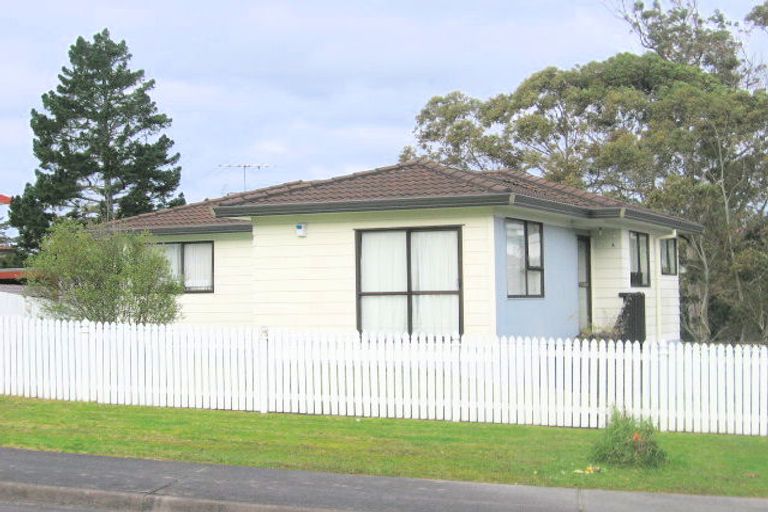 Photo of property in 23 Alidade Place, Massey, Auckland, 0614