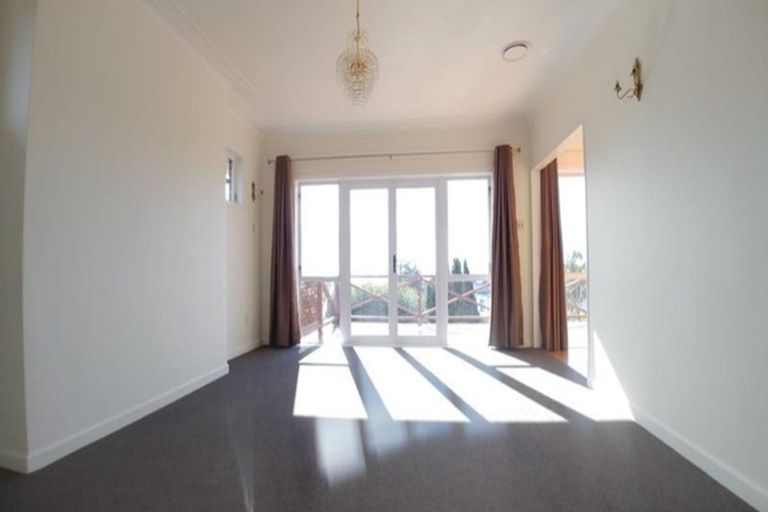 Photo of property in 17 Bleakhouse Road, Howick, Auckland, 2014
