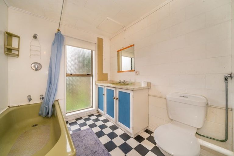 Photo of property in 27a Gemstone Drive, Birchville, Upper Hutt, 5018