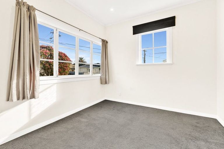 Photo of property in 12 Randwick Crescent, Moera, Lower Hutt, 5010