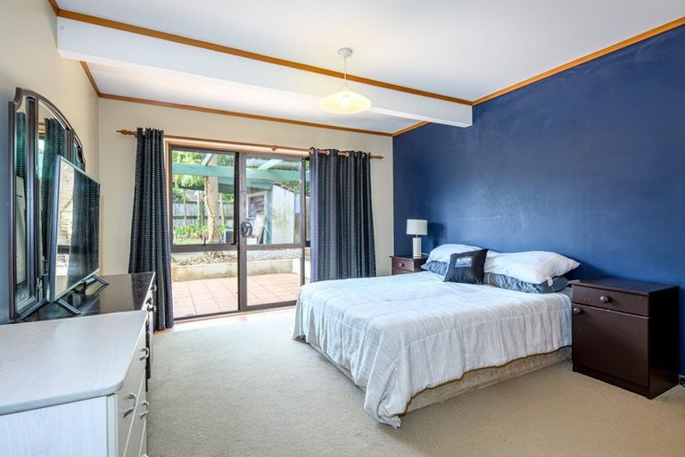 Photo of property in 131 Chivalry Road, Glenfield, Auckland, 0629