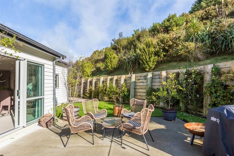 Photo of property in 14 Moonraker Place, Whitby, Porirua, 5024