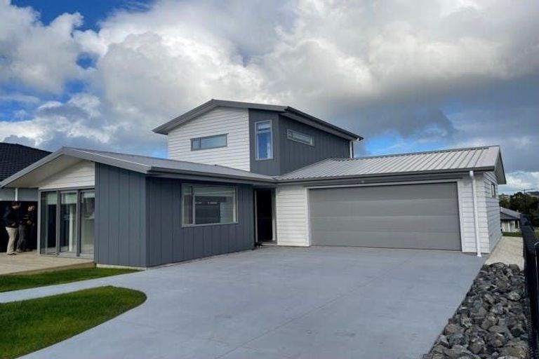 Photo of property in 52 Siren Street, Wainui, 0932