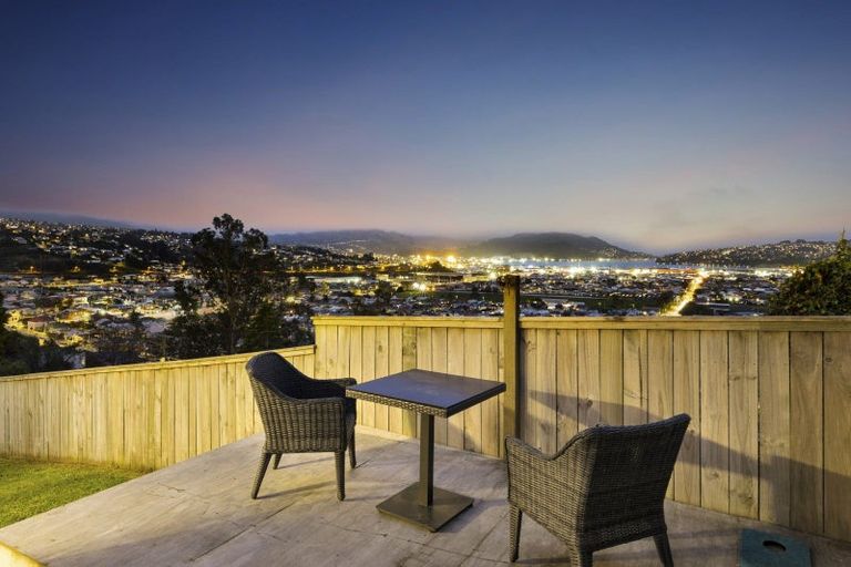 Photo of property in 77 Easther Crescent, Kew, Dunedin, 9012