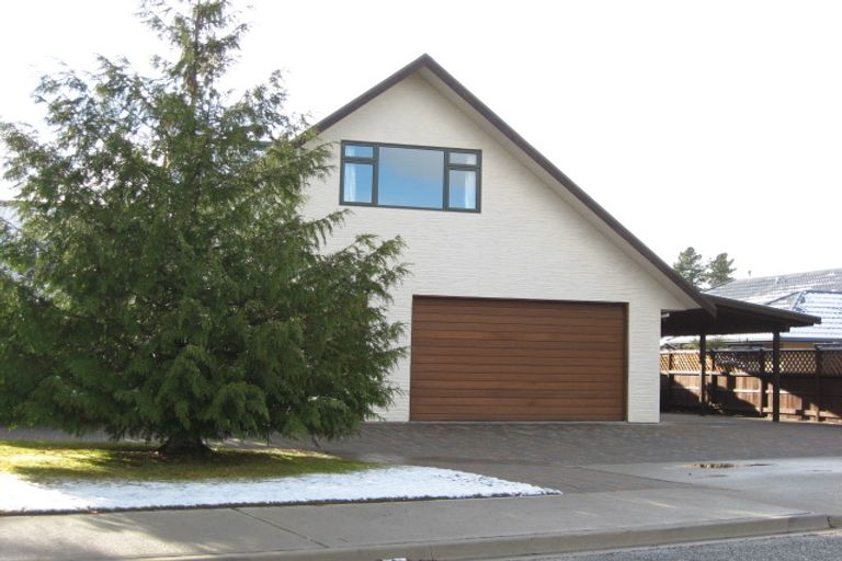 Photo of property in 12 Pines Road, Alexandra, 9320