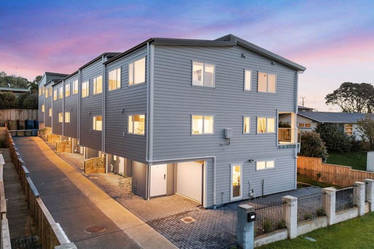 Photo of property in 7c Liston Street, Northcote, Auckland, 0627