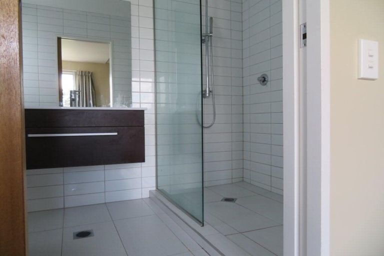 Photo of property in 10/3 Severn Street, Island Bay, Wellington, 6023